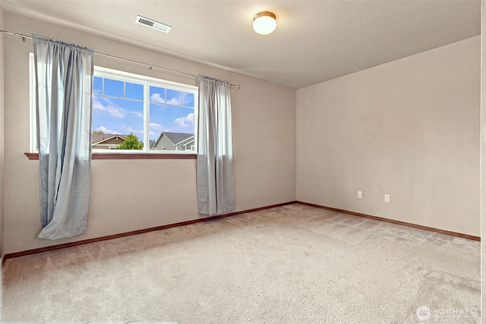 421 Stadium Loop Property Photo 21
