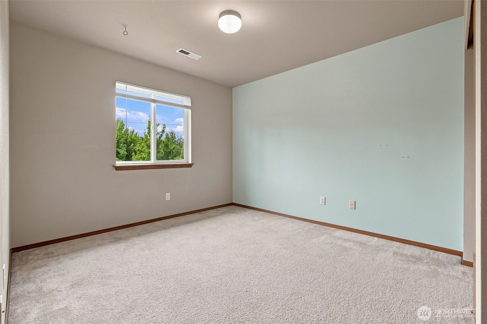 421 Stadium Loop Property Photo 22