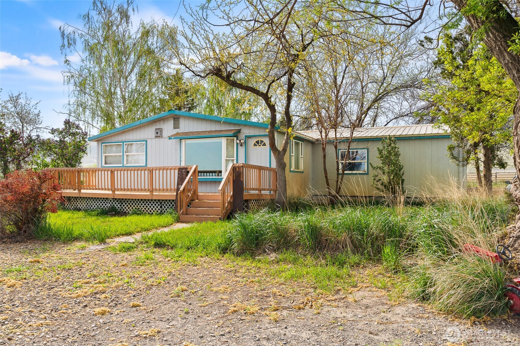 3500 Island Road North Property Photo 1