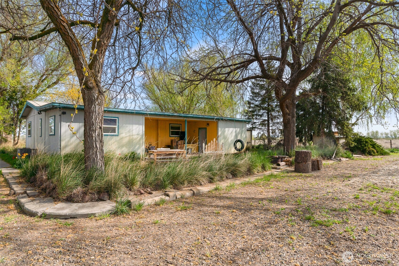 3500 Island Road North Property Photo 3