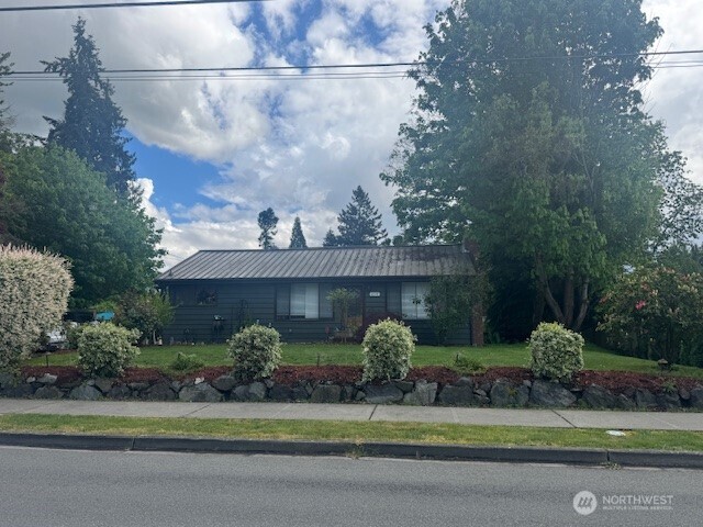 648 W Columbia Street Property Photo 8