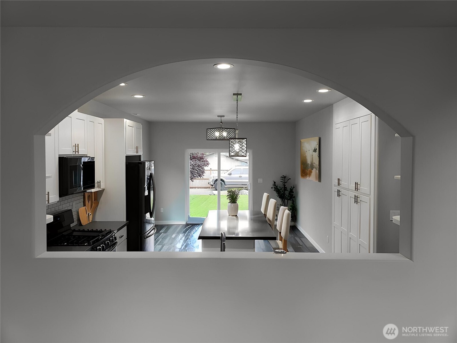 866 S 85th Street Property Photo 3