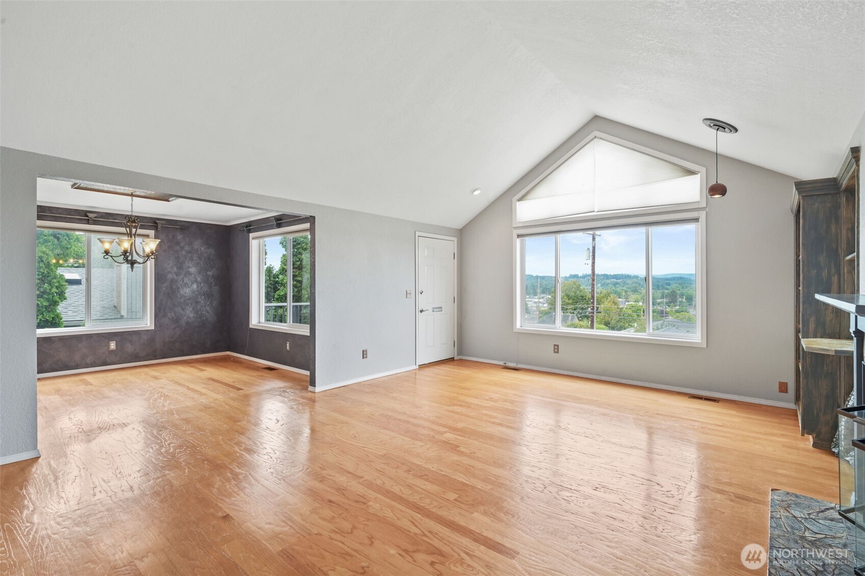 38 Se Washington Avenue Property Photo 4