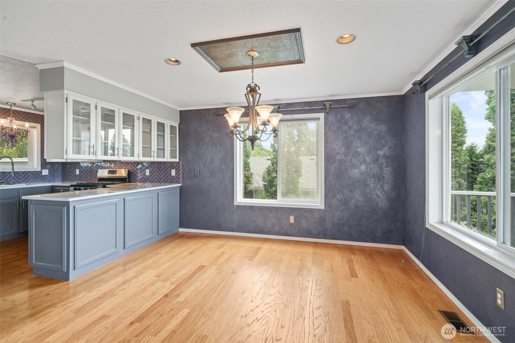 38 Se Washington Avenue Property Photo 9