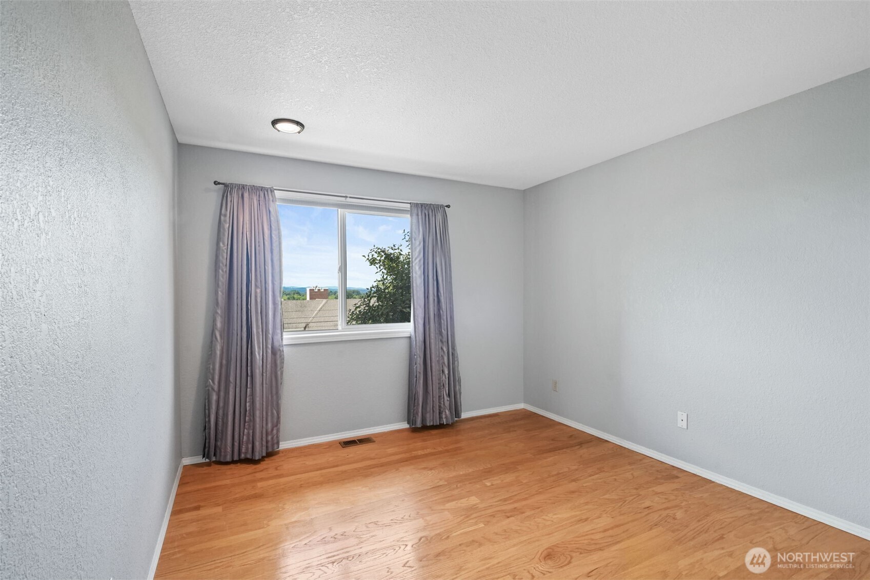 38 Se Washington Avenue Property Photo 19