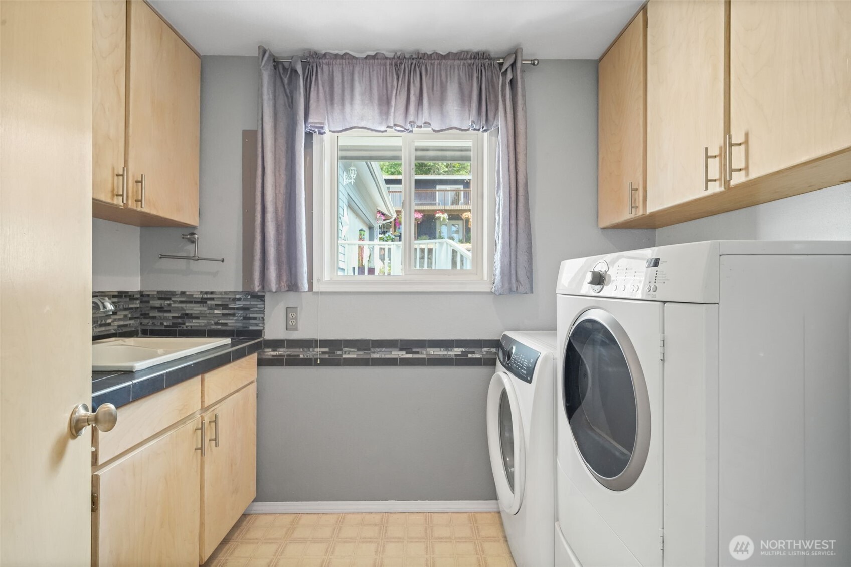 38 Se Washington Avenue Property Photo 23