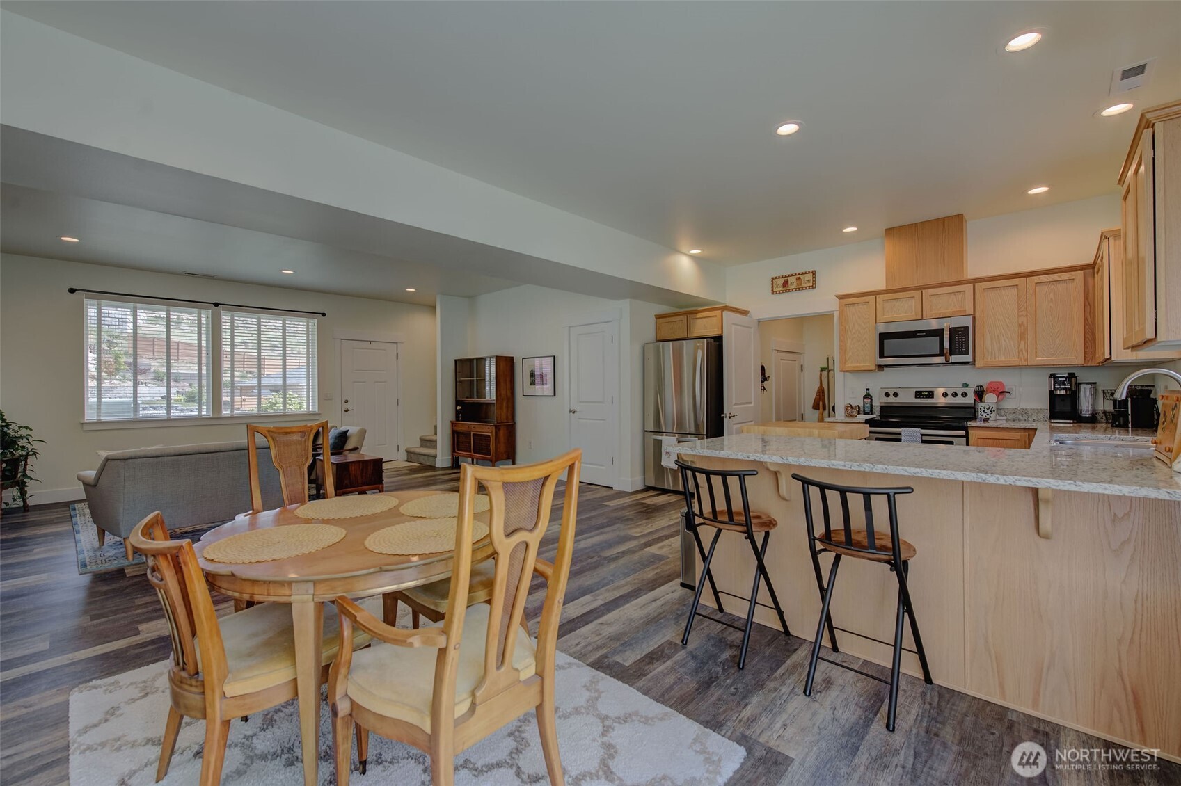 9975 Saska Way Property Photo 10