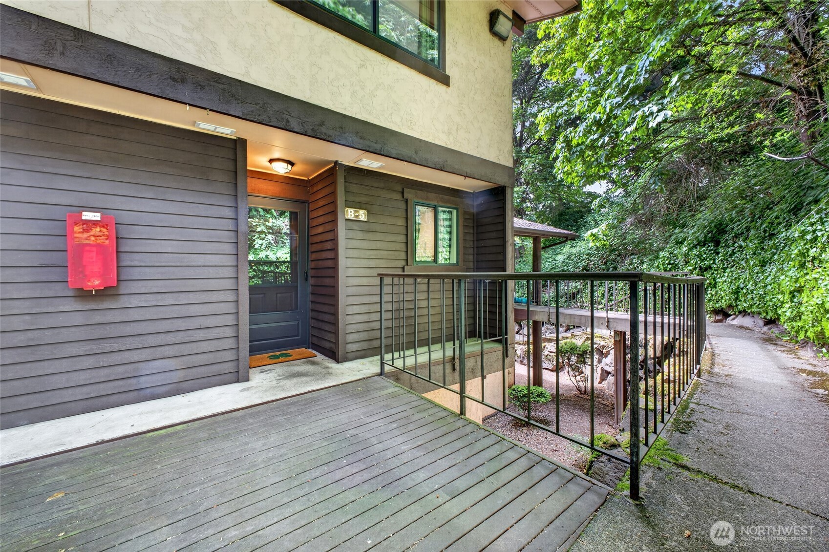 140 Summit Avenue B5 Property Photo 3