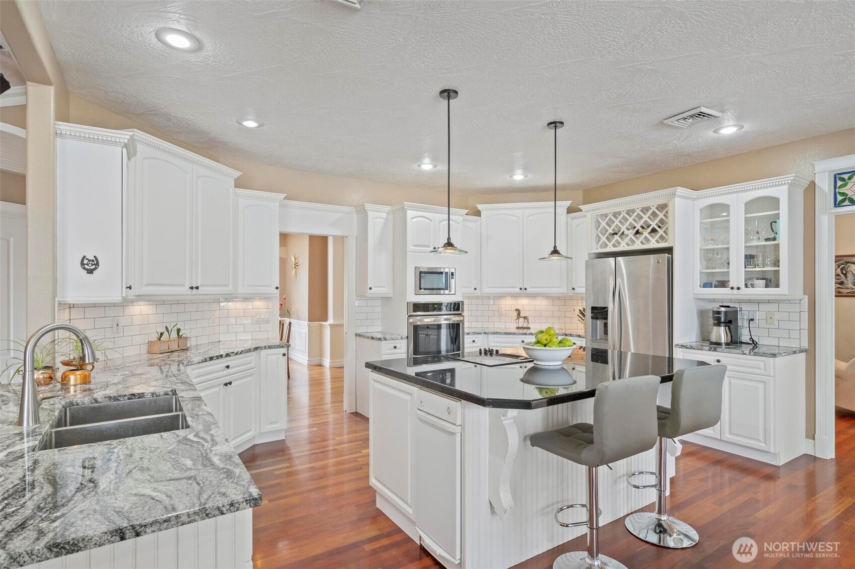 3025 Harrison Avenue Property Photo 15