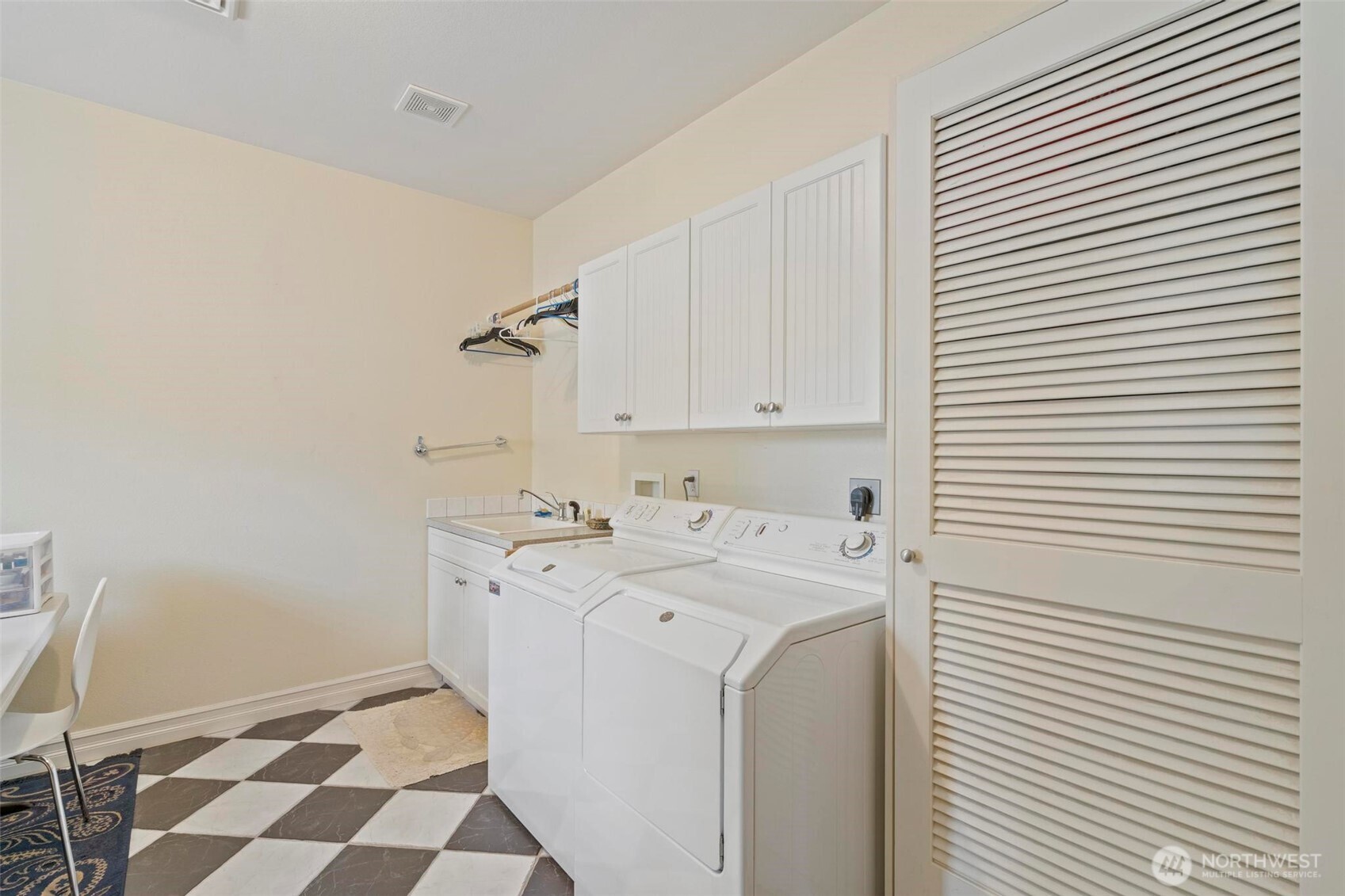 3025 Harrison Avenue Property Photo 28