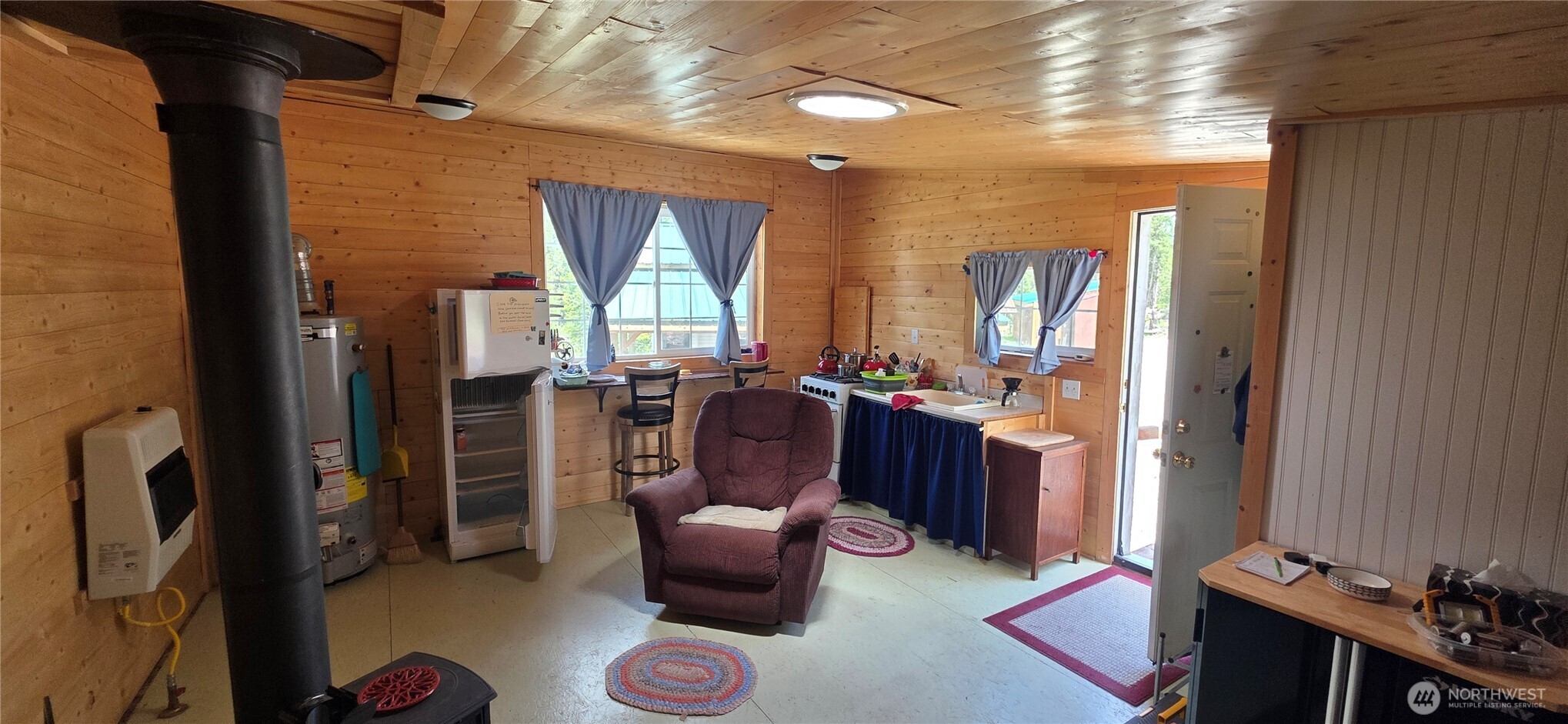 790 Bonaparte Lake Rd Property Photo 4