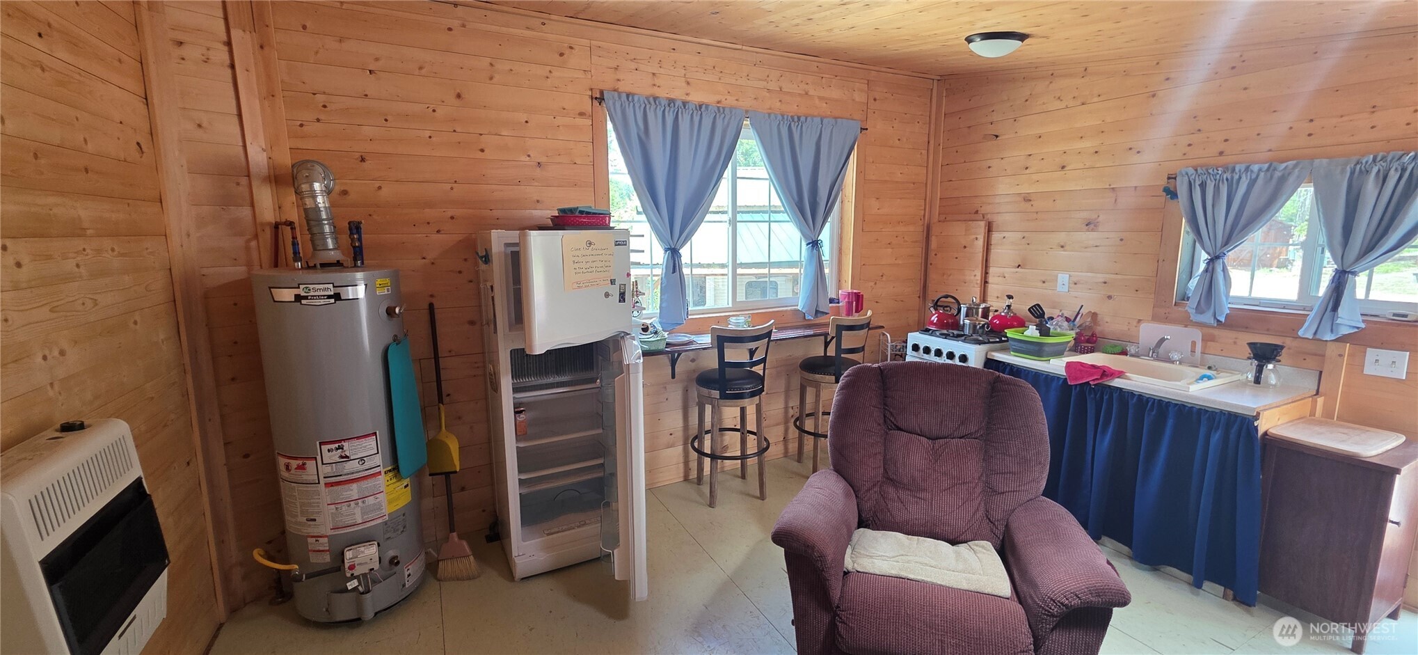 790 Bonaparte Lake Rd Property Photo 6