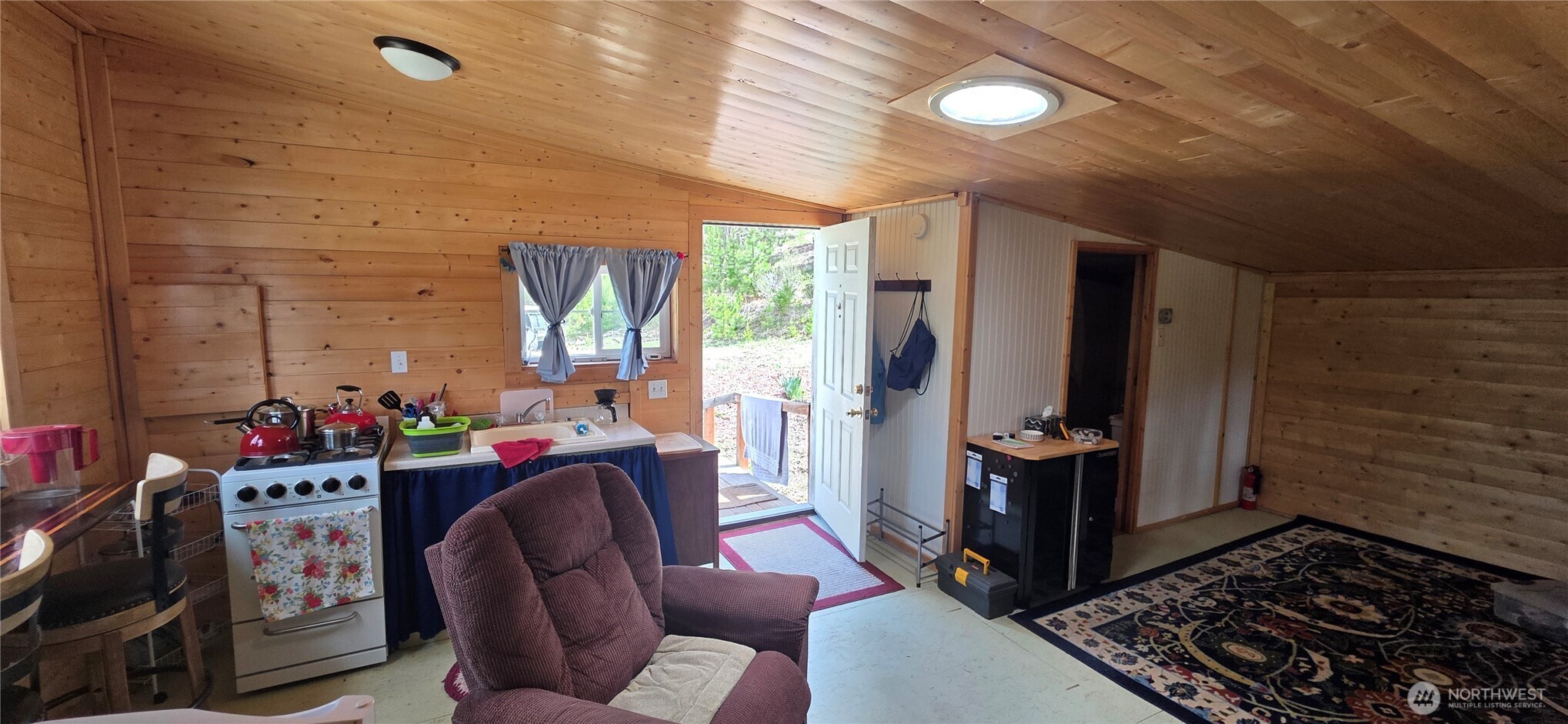 790 Bonaparte Lake Rd Property Photo 8