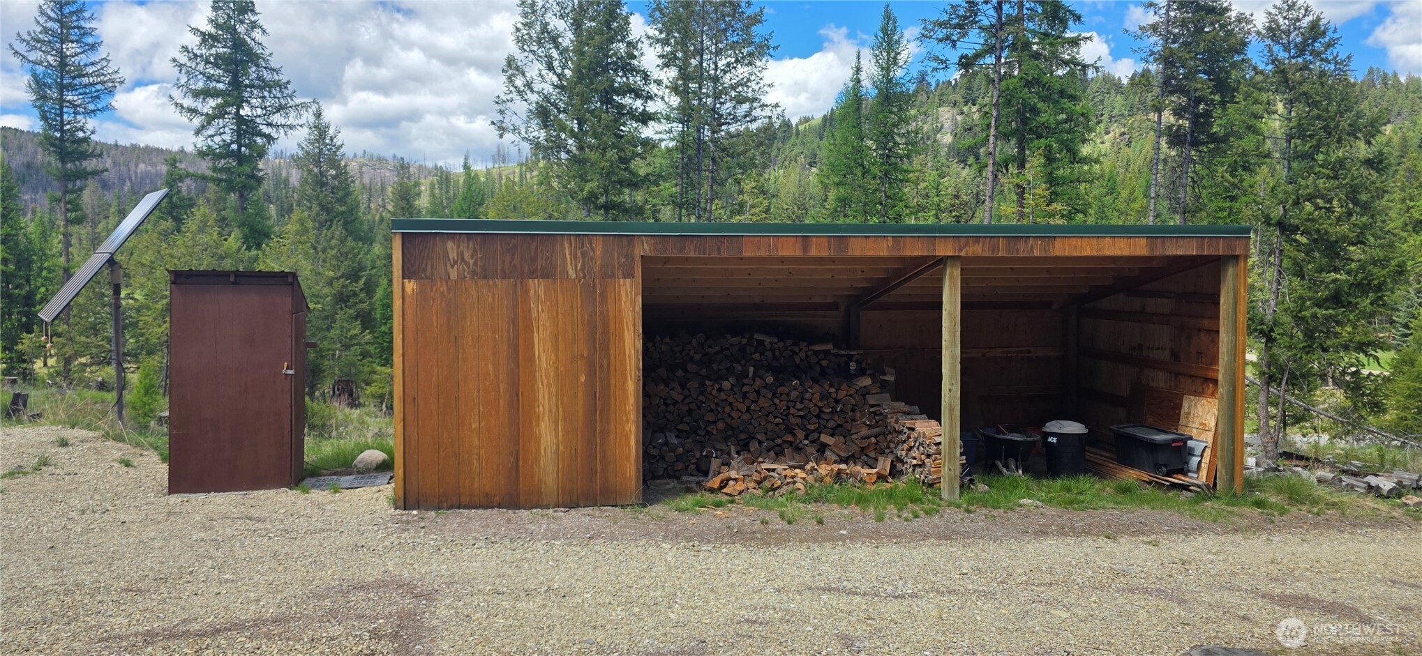 790 Bonaparte Lake Rd Property Photo 14