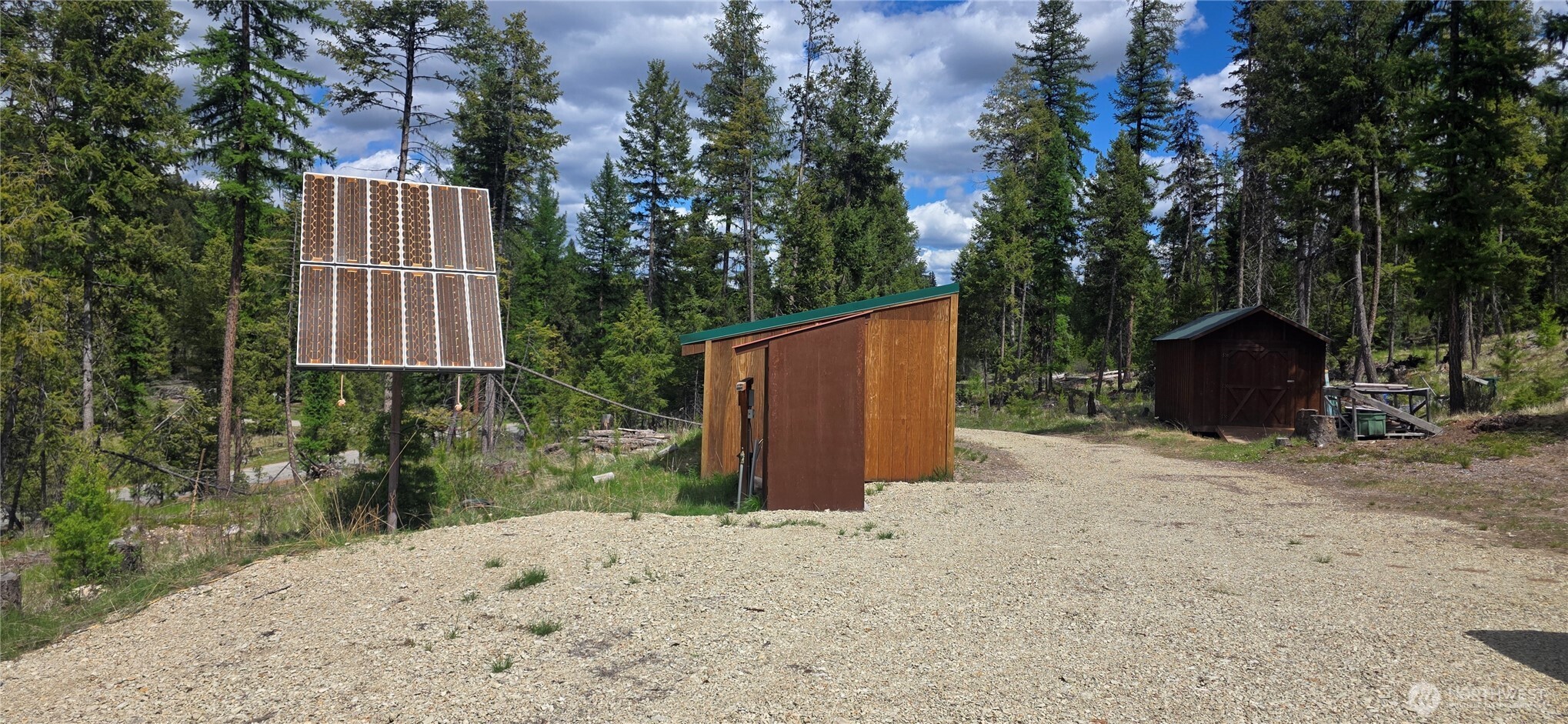 790 Bonaparte Lake Rd Property Photo 18
