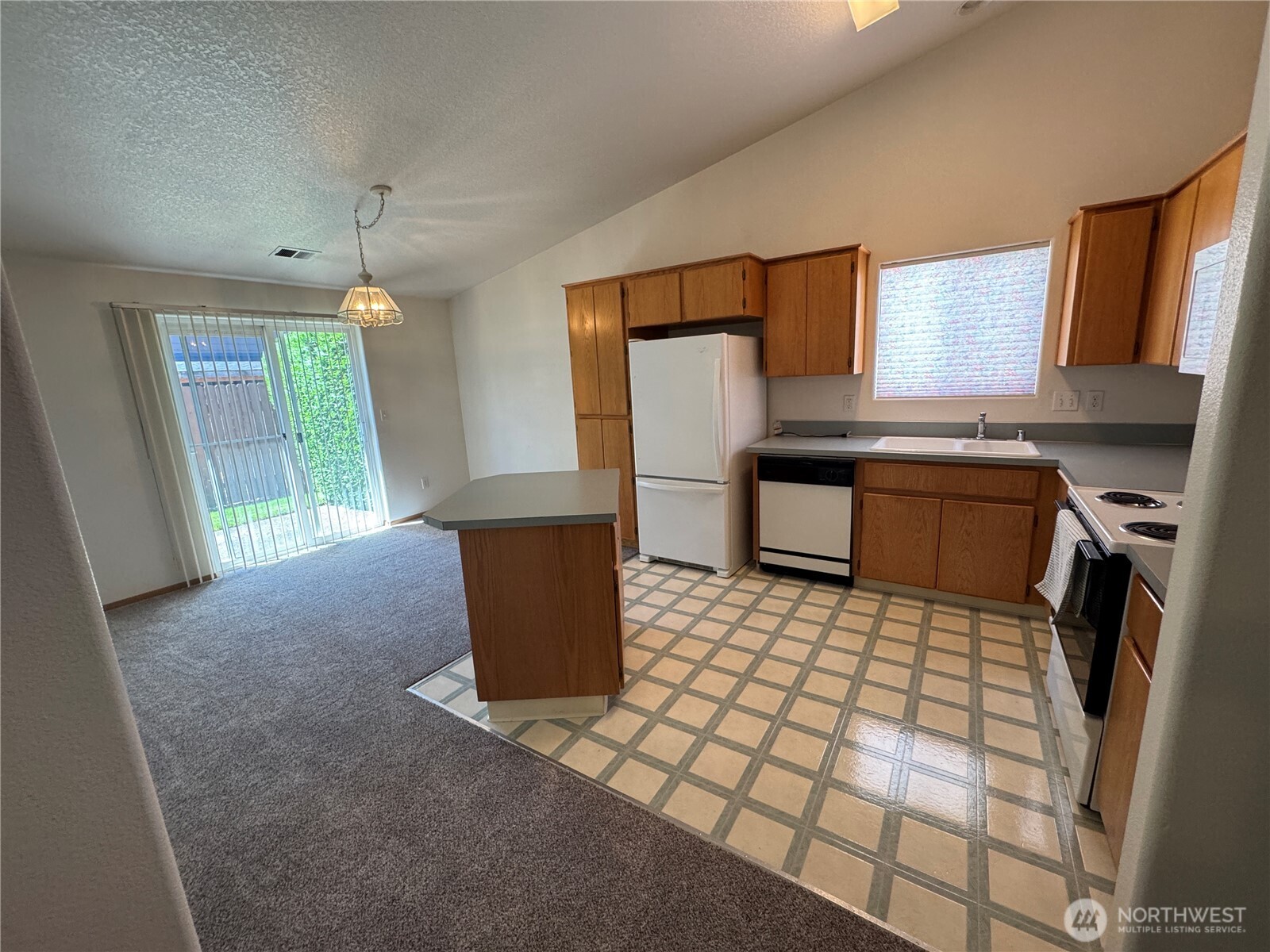 7701 Ne 21st Street Property Photo 8