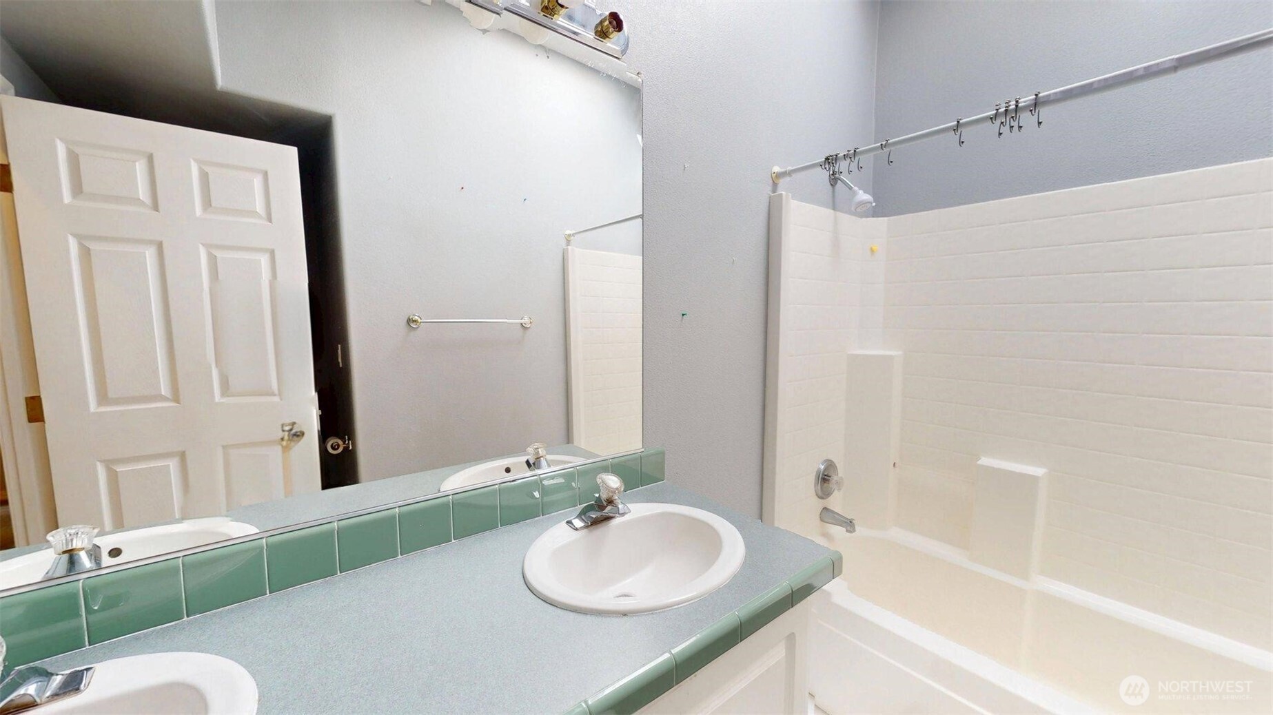 142 Fletcher Rd Property Photo 13