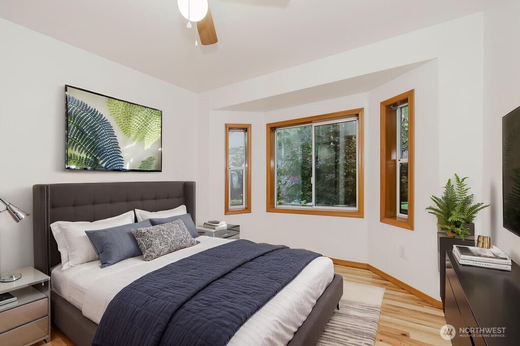 566 E Pointes Drive Property Photo 16