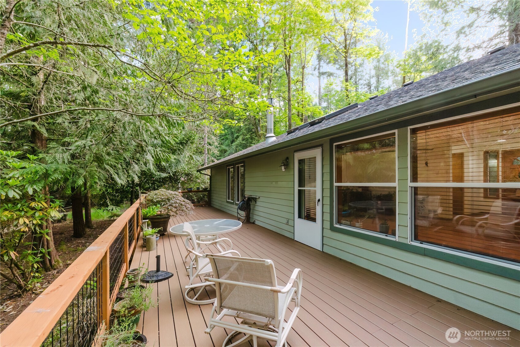 566 E Pointes Drive Property Photo 25
