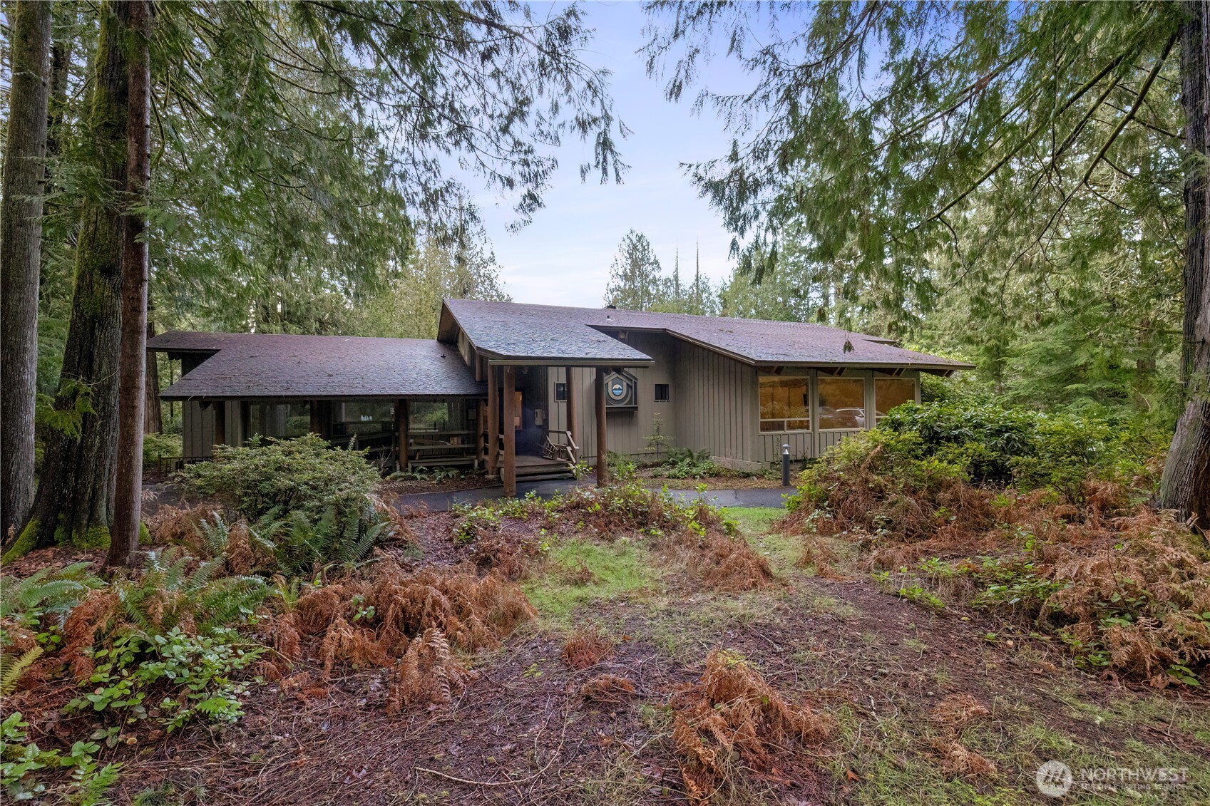 566 E Pointes Drive Property Photo 30