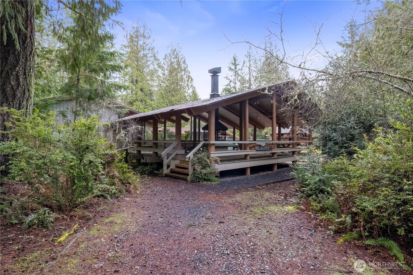 566 E Pointes Drive Property Photo 35