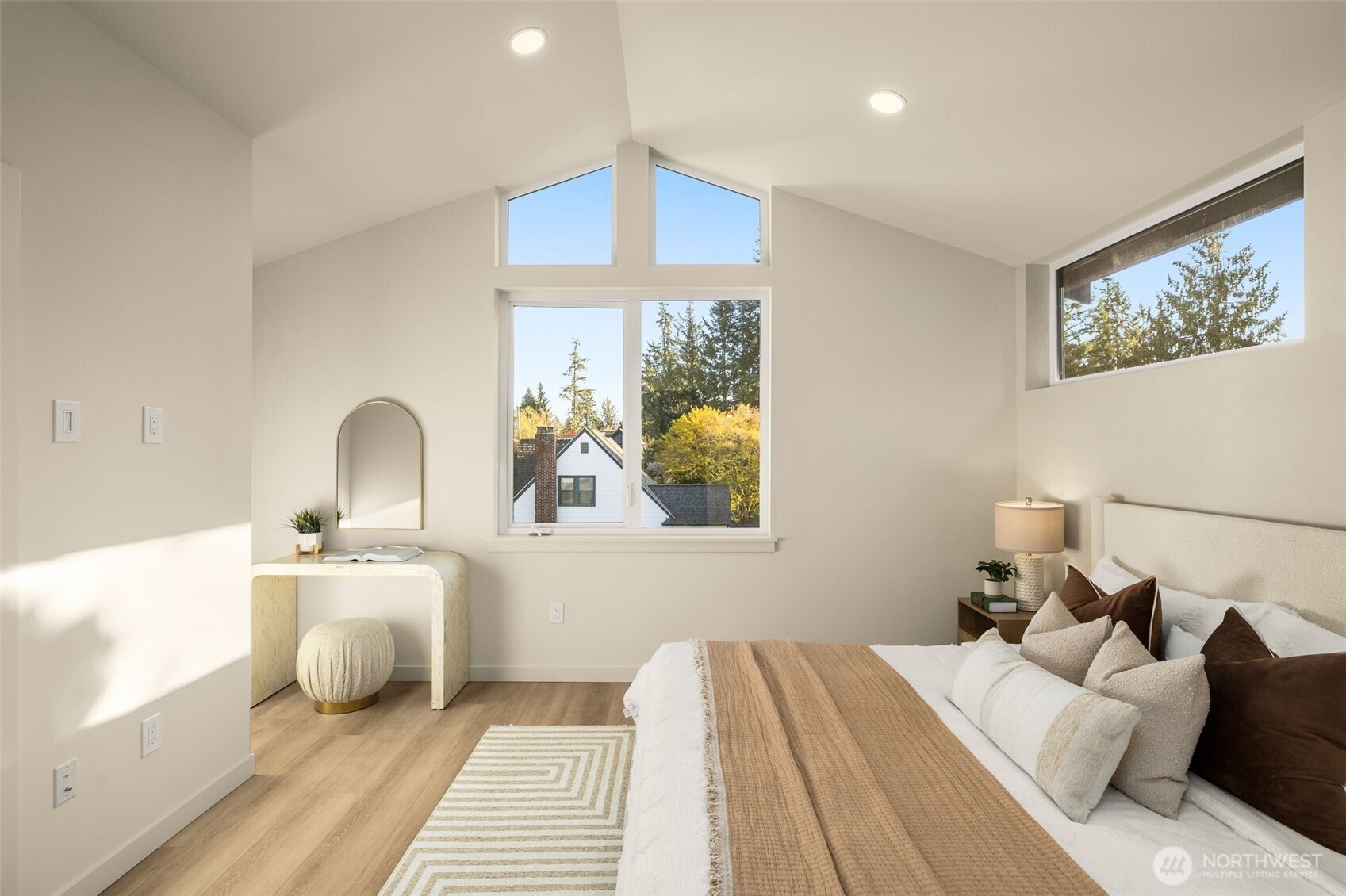 14033 Densmore Avenue Property Photo 10