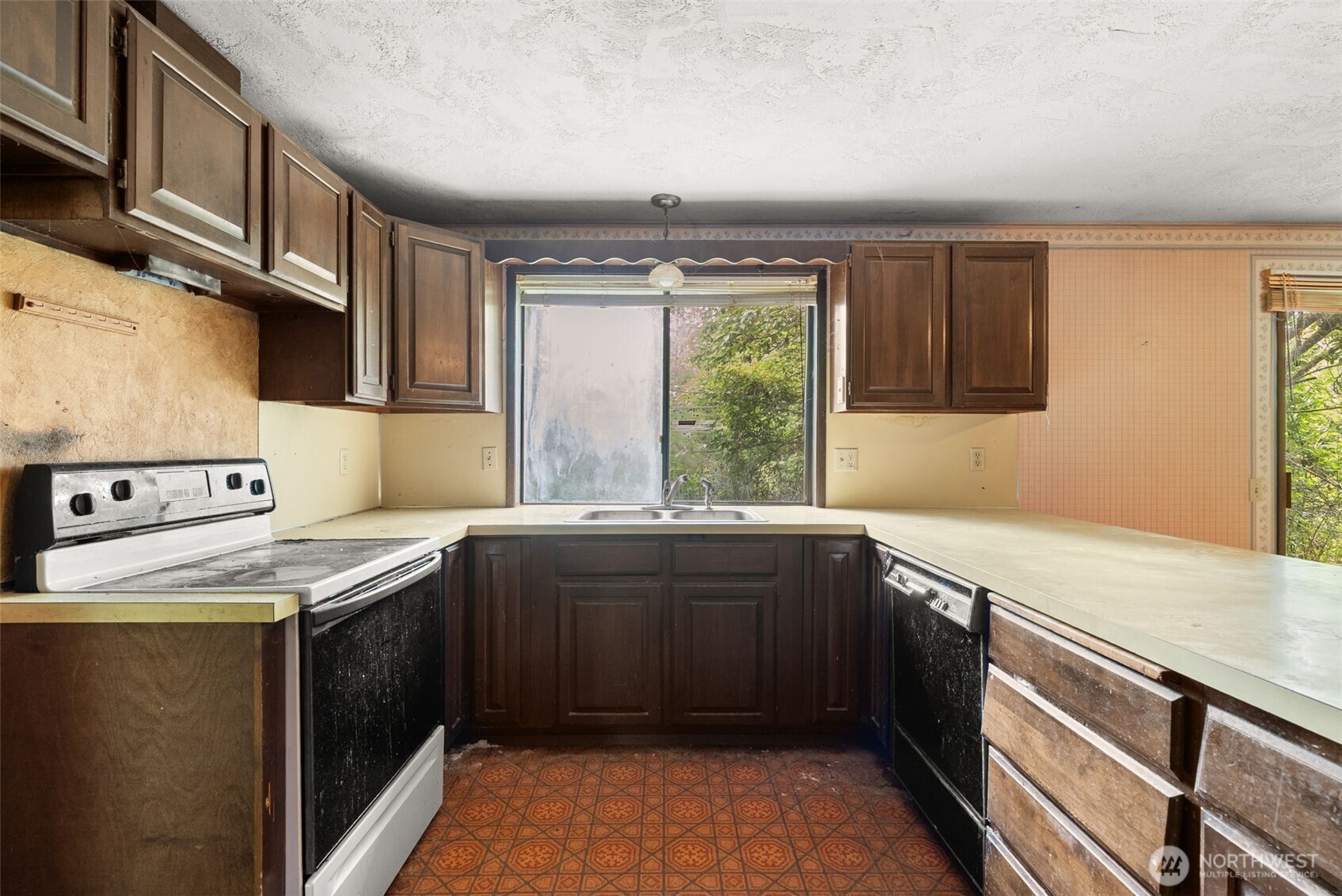 626 Ostman Road Property Photo 6