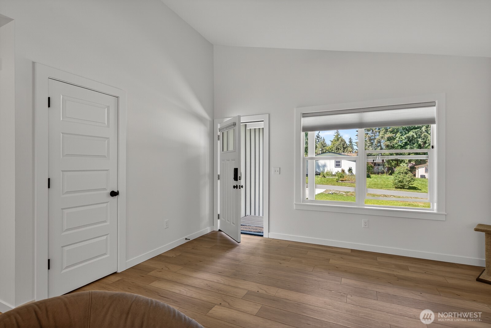 1701 Hemlock Drive Property Photo 4