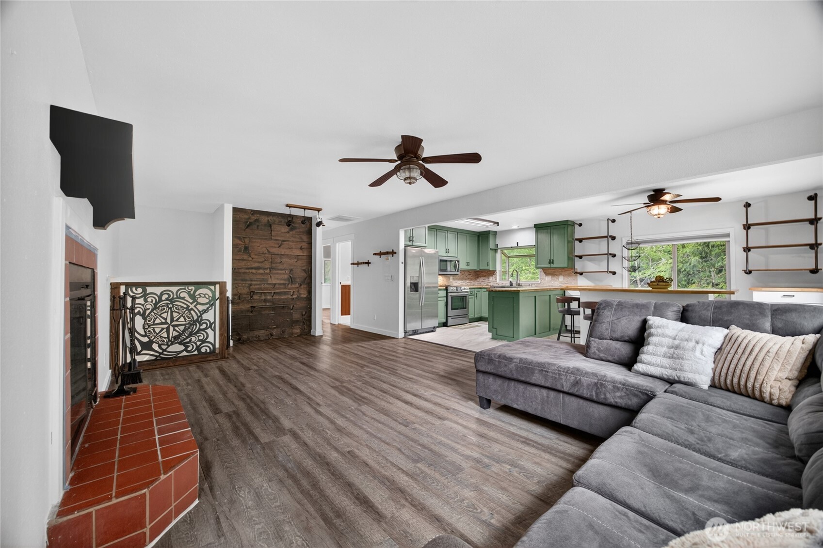19010 114th Place Property Photo 6