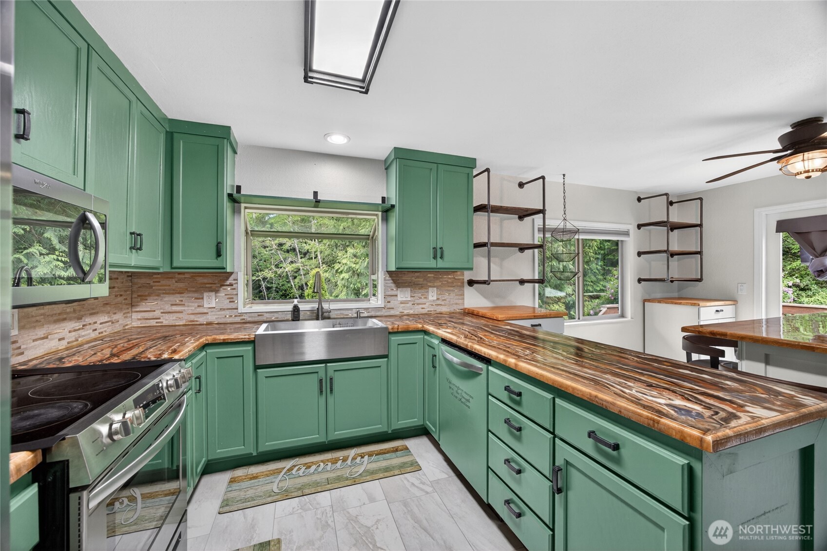 19010 114th Place Property Photo 8
