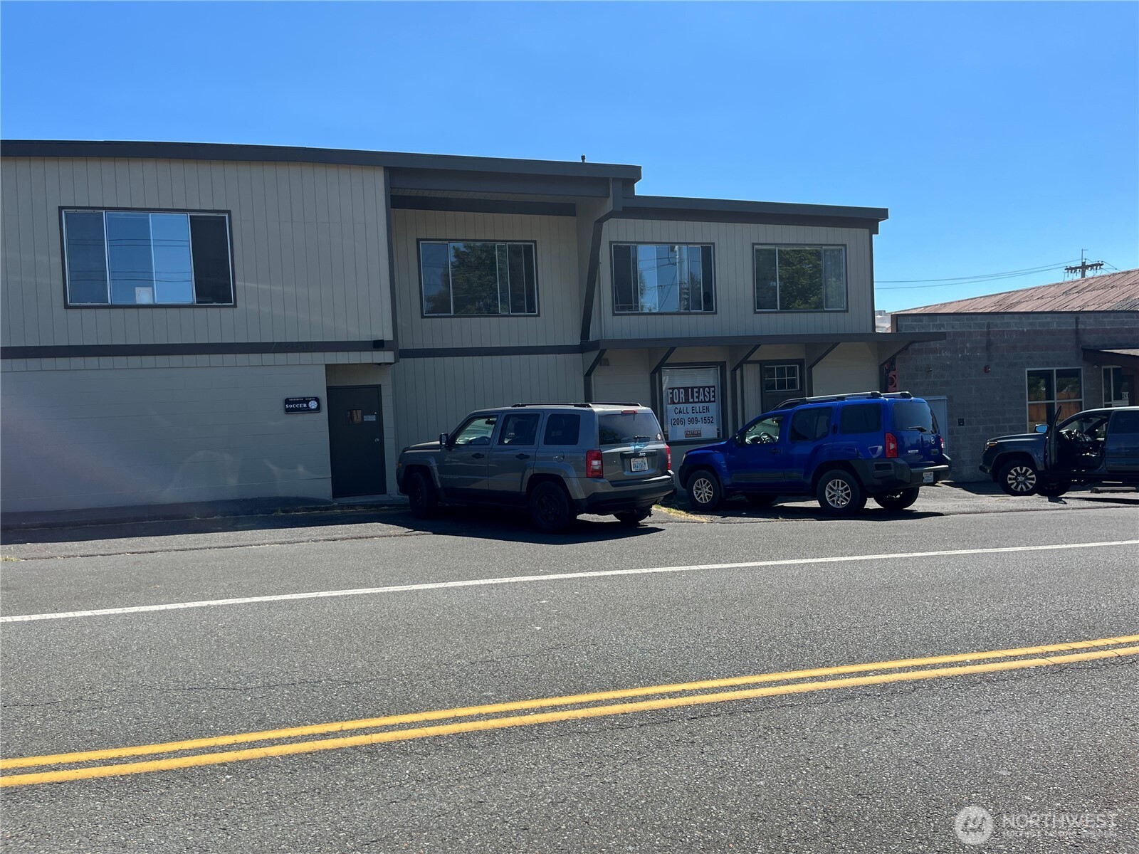 2418 California Avenue Property Photo 1