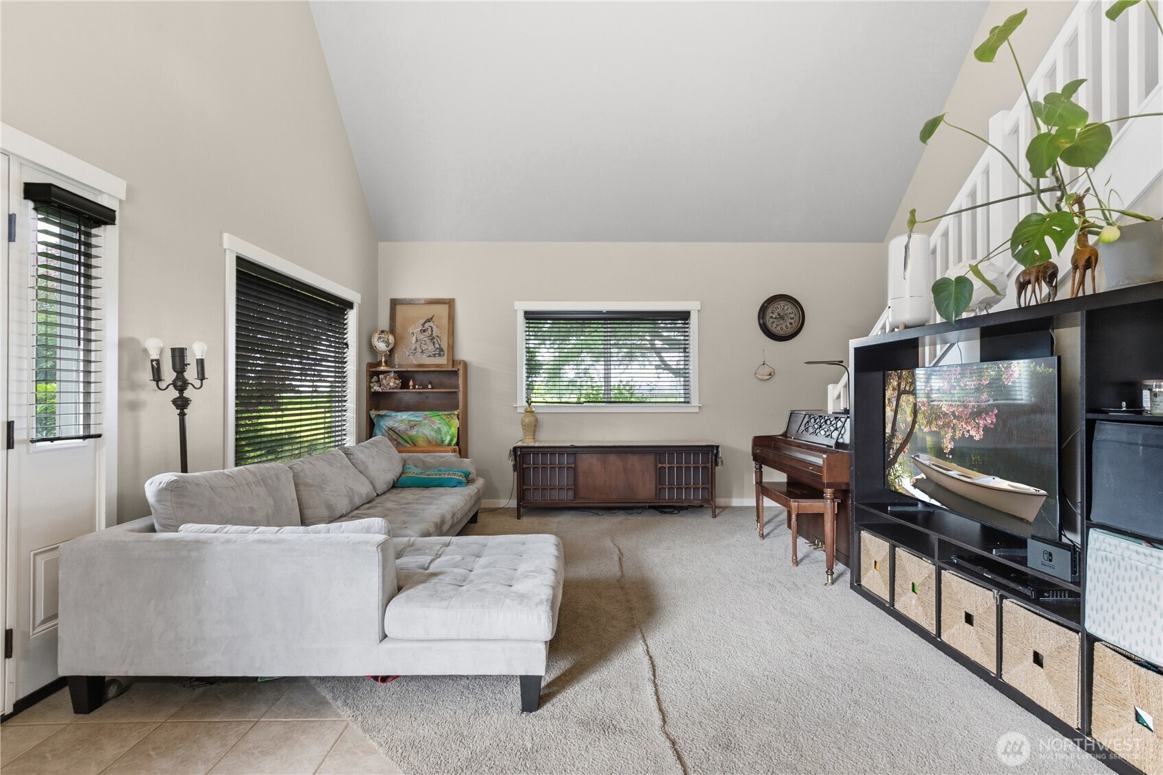 3650 E Badger Road Property Photo 6