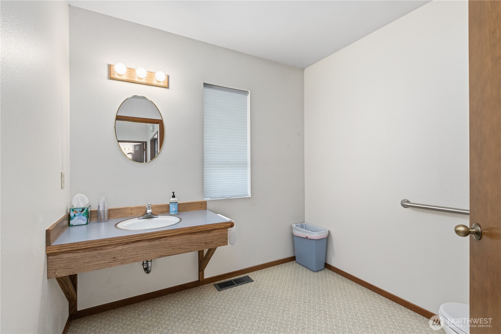 3650 E Badger Road Property Photo 30