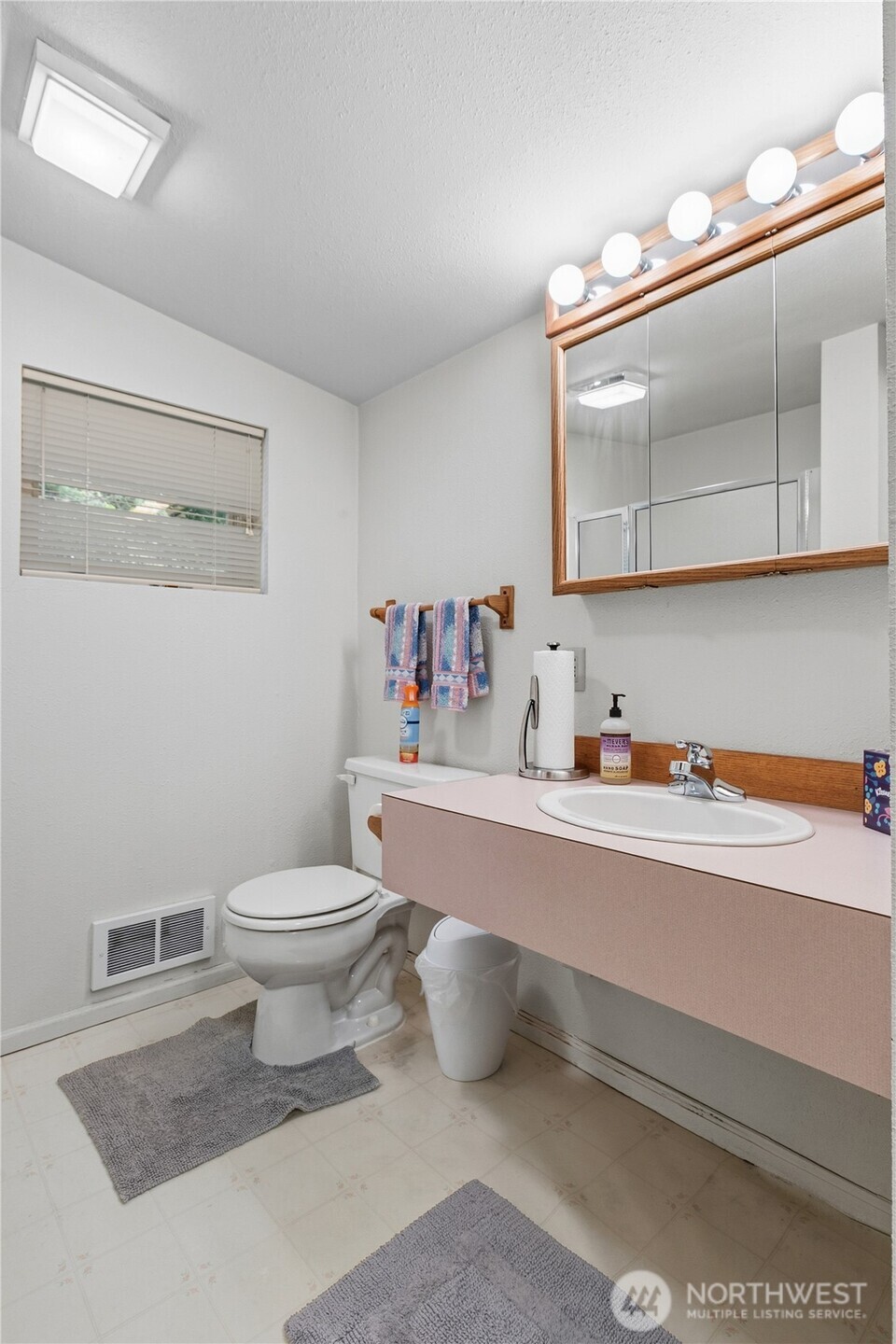 3650 E Badger Road Property Photo 34