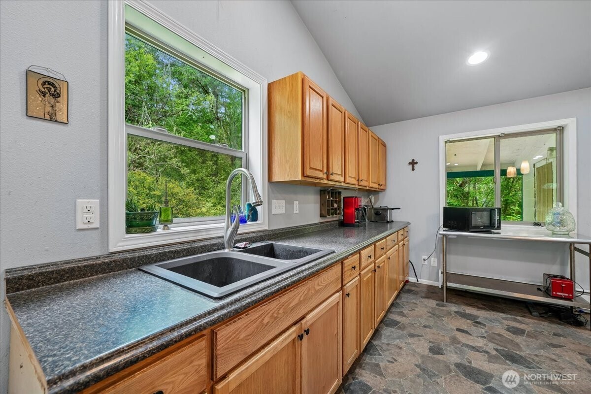 11508 Claussen Road Property Photo 13
