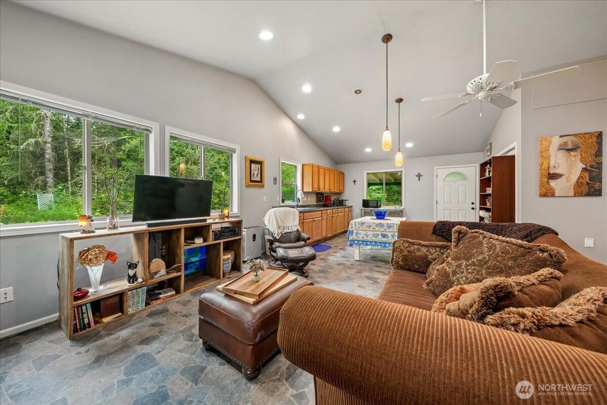 11508 Claussen Road Property Photo 19