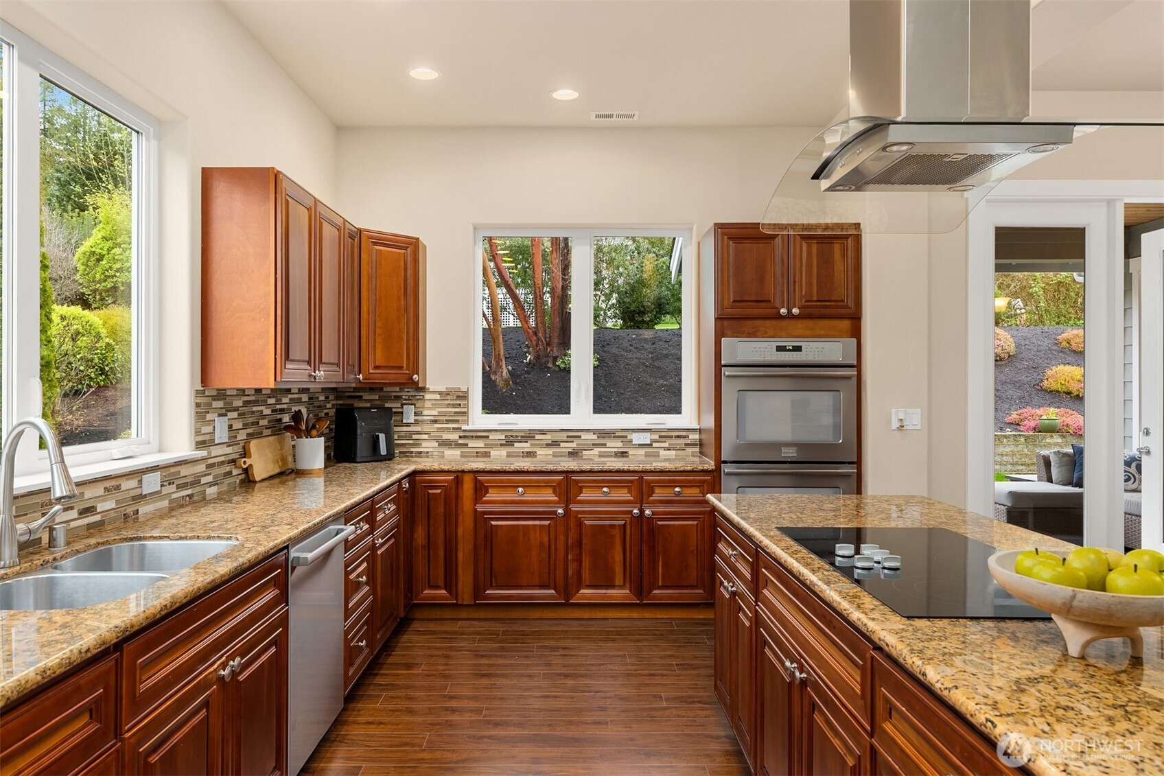 23178 Aslan Place Property Photo 12