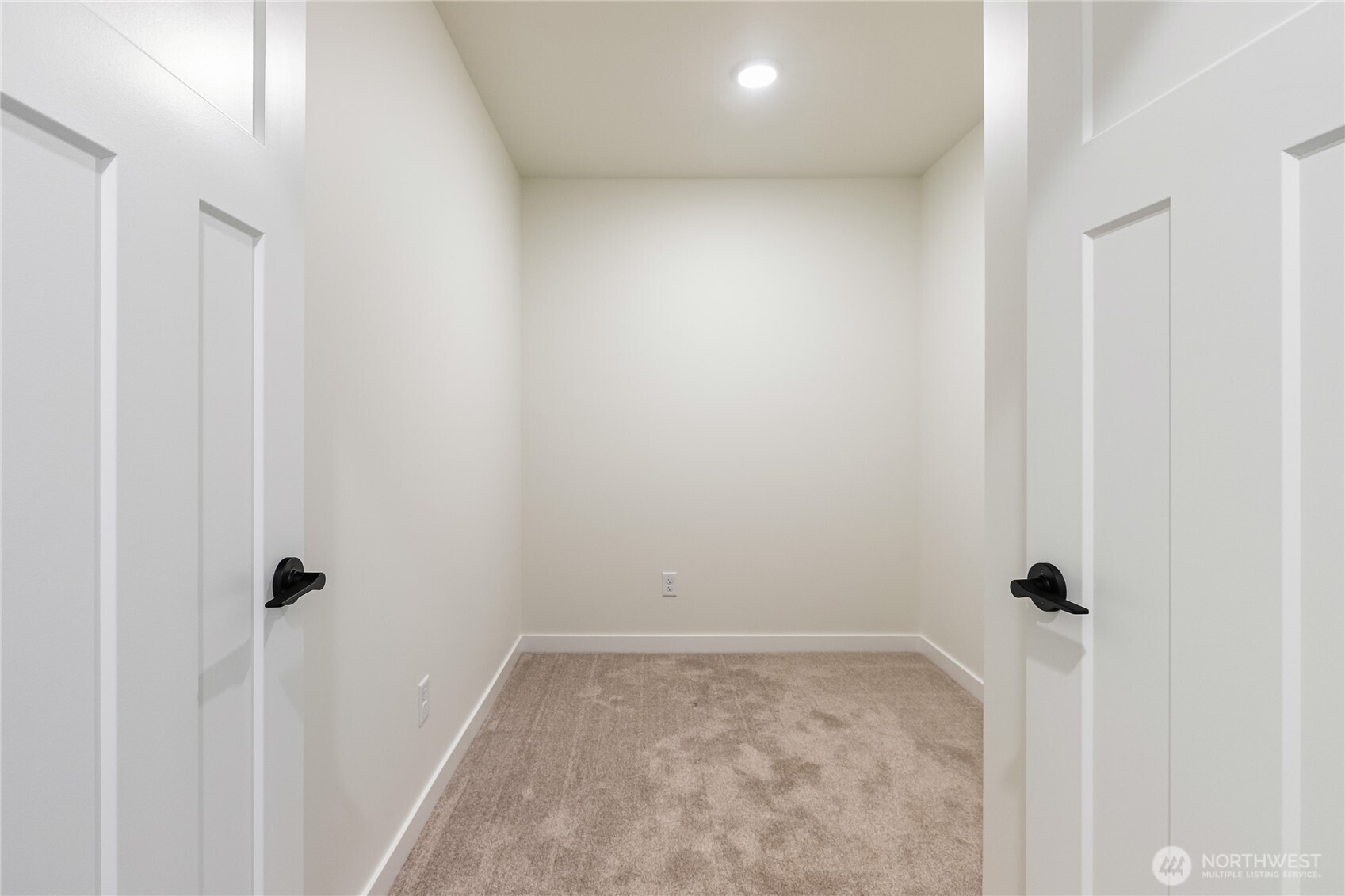 4237 Melrose Lane Property Photo 24