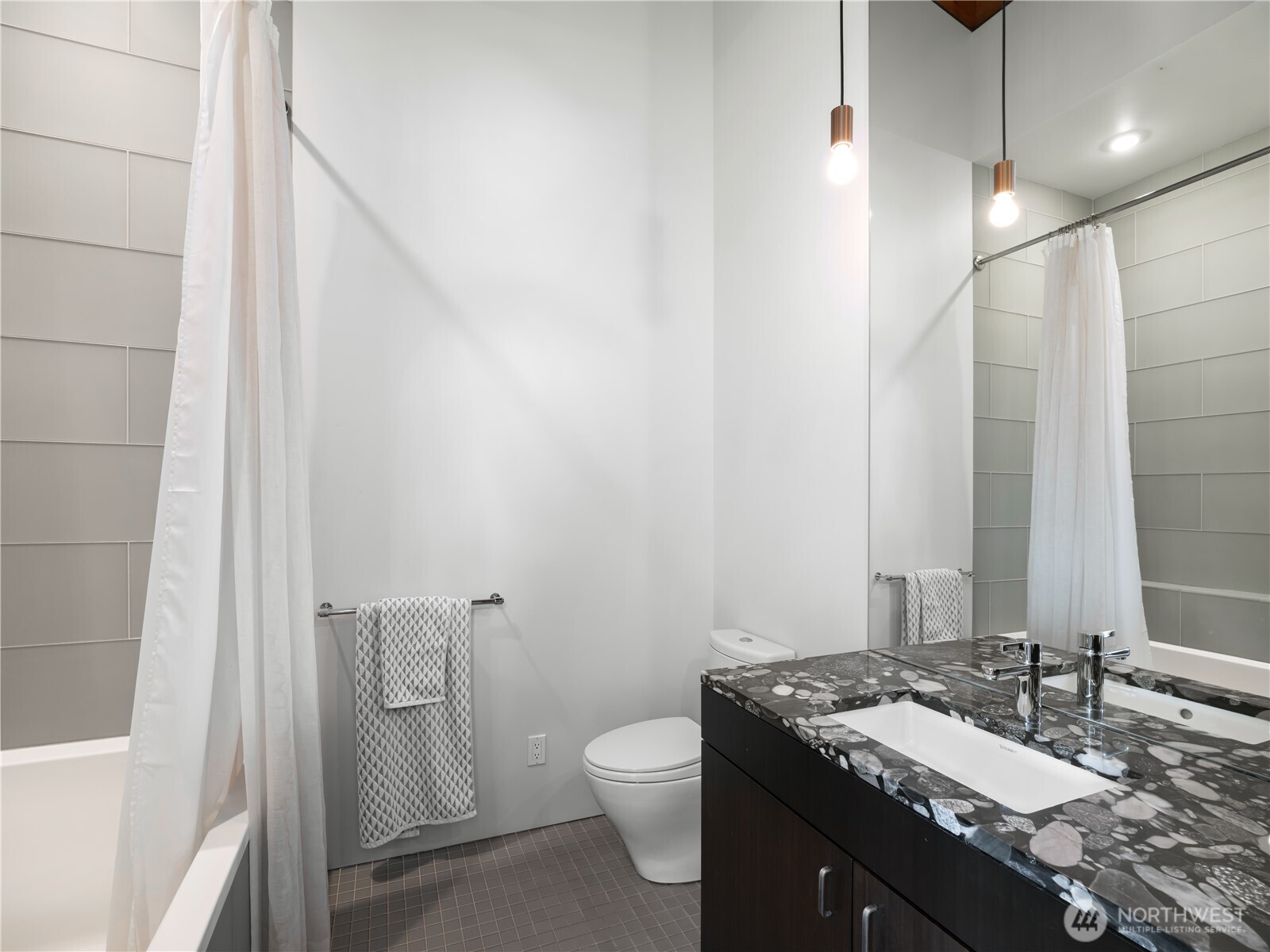 3310 E Laurelhurst Drive Property Photo 23