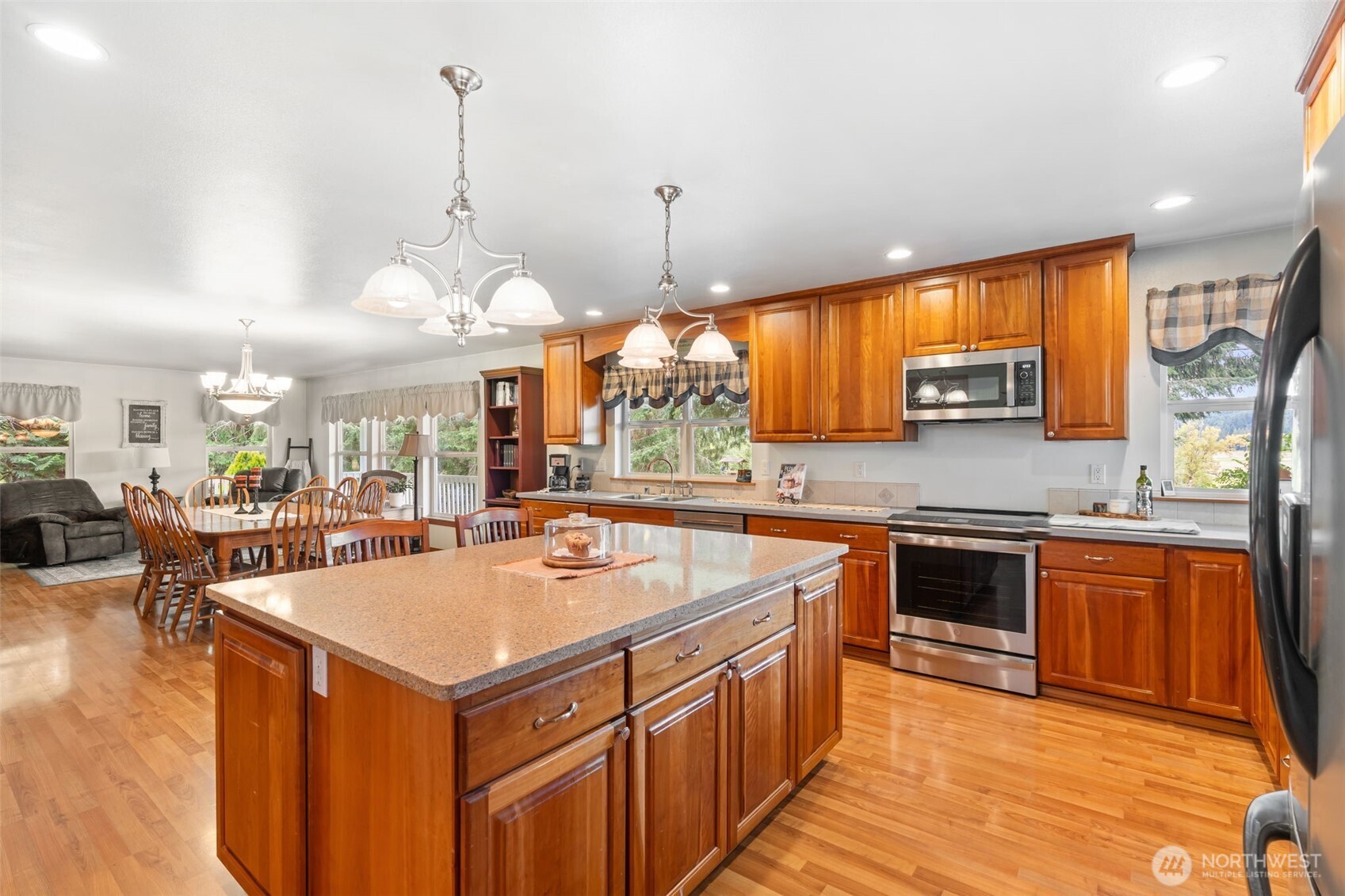 437 Ingalls Road Property Photo 18