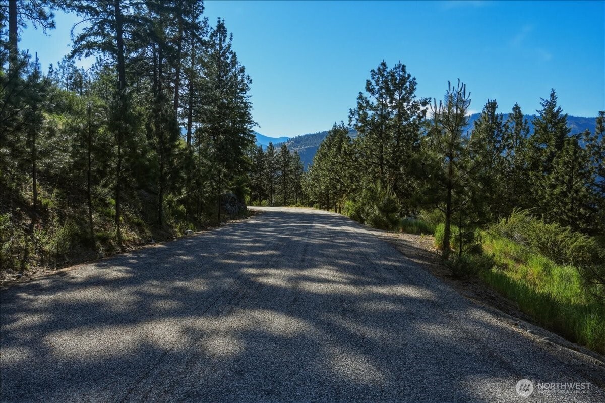 7376 Ridgeview Drive Property Photo 10