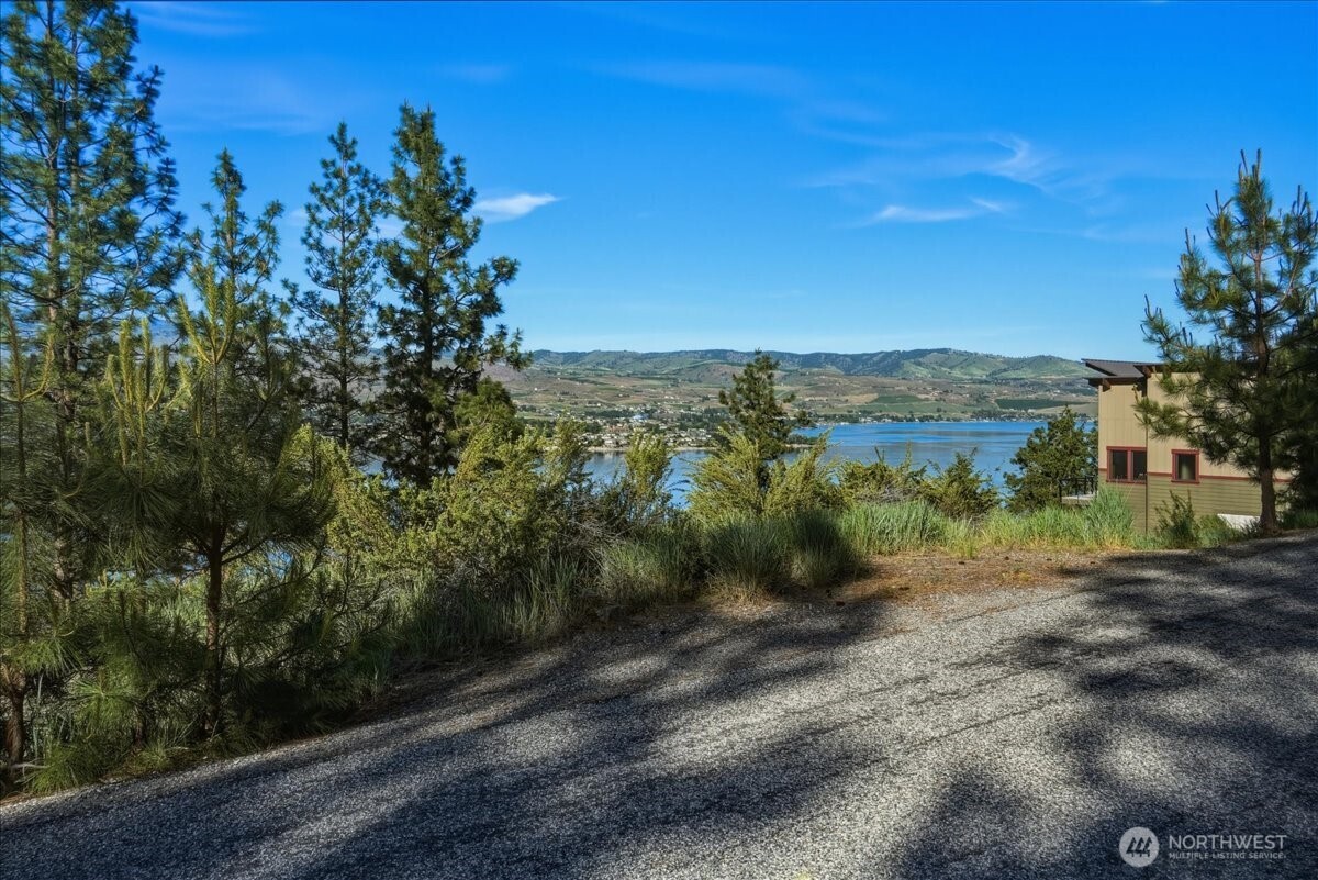 7376 Ridgeview Drive Property Photo 11