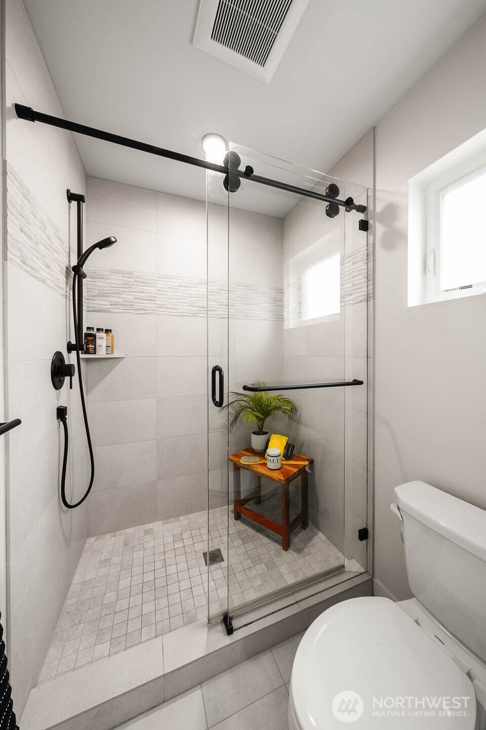 114 Ne 180th Street D Property Photo 19