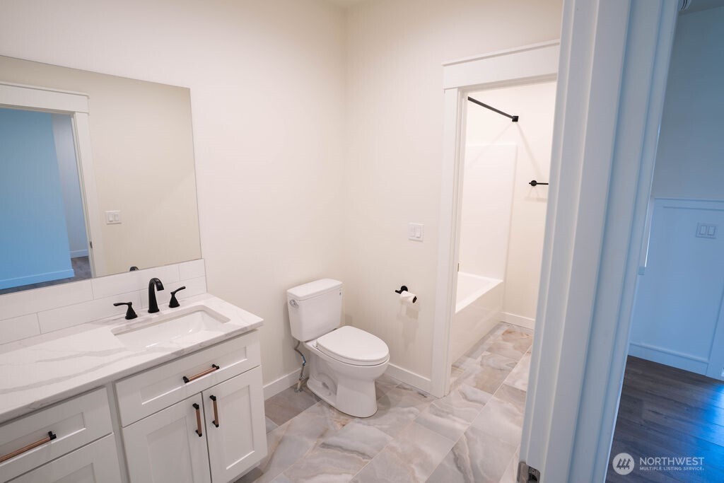 6409 Road 2.15 Property Photo 13