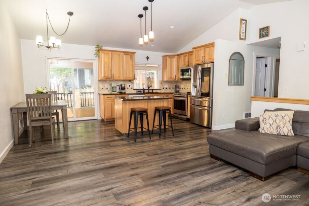 16704 3rd Drive Property Photo 4