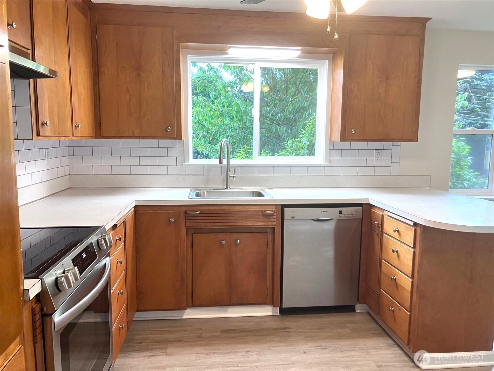 20621 5th Avenue Property Photo 3