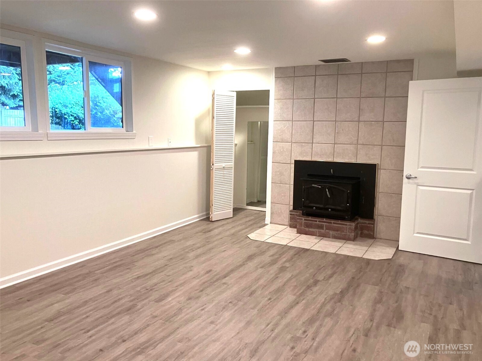 20621 5th Avenue Property Photo 13