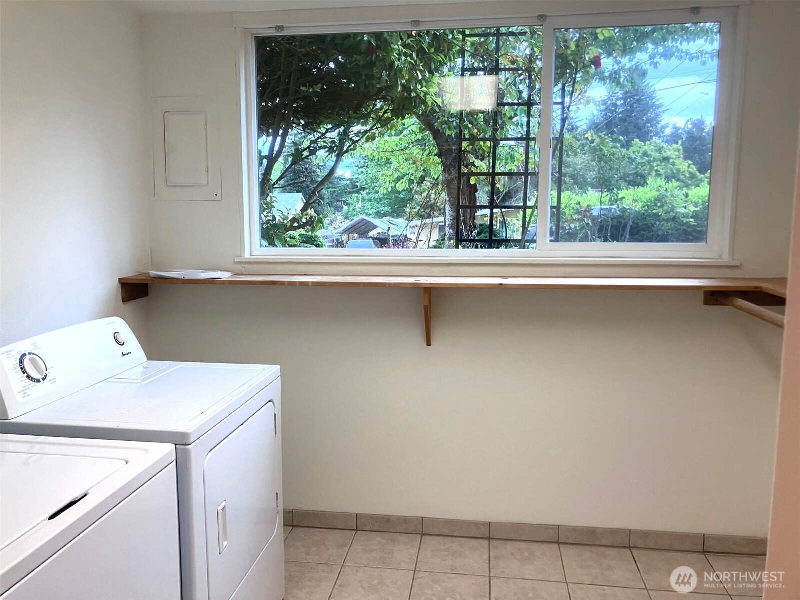 20621 5th Avenue Property Photo 14