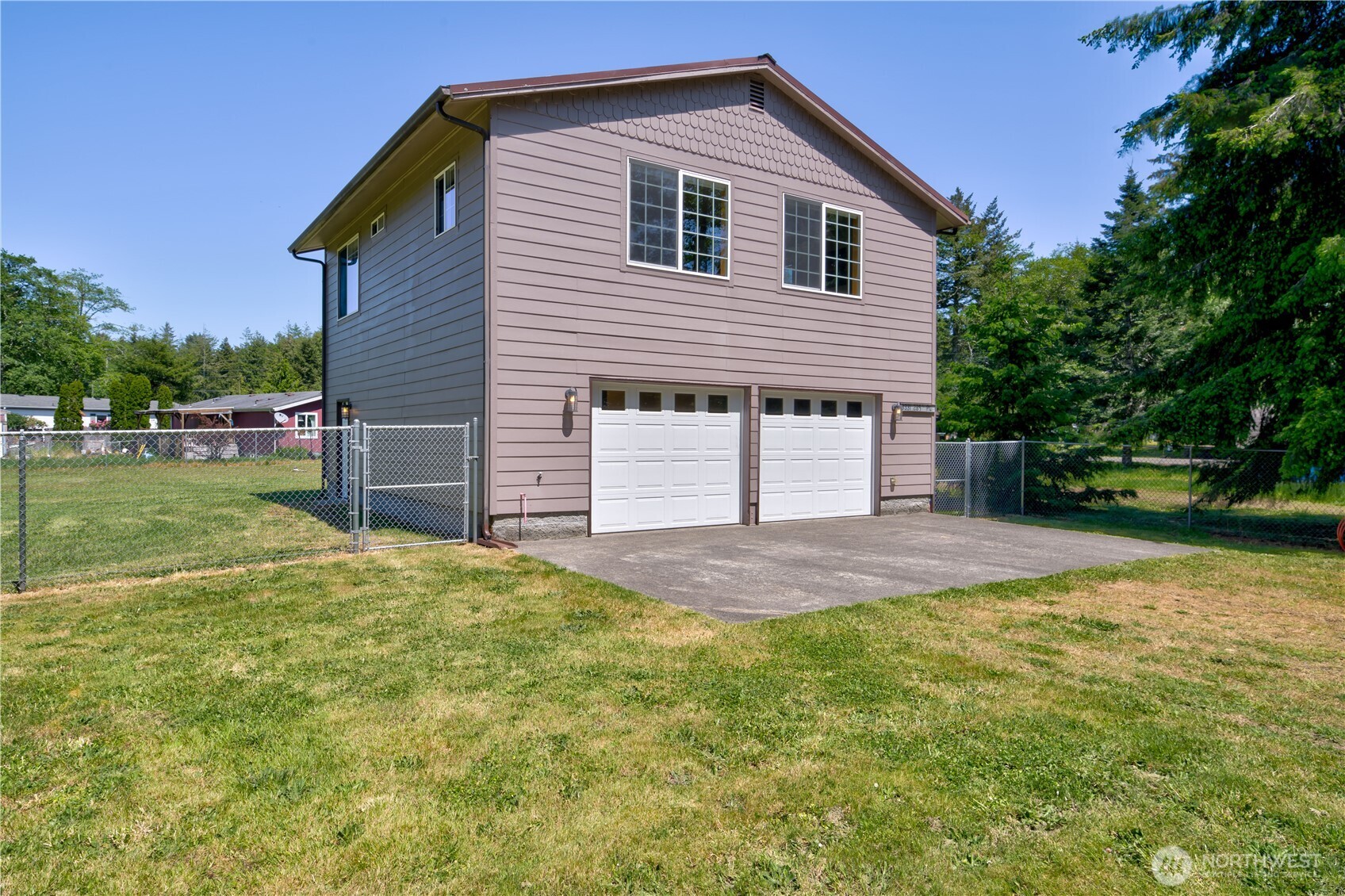 3331 239th Place Property Photo 3