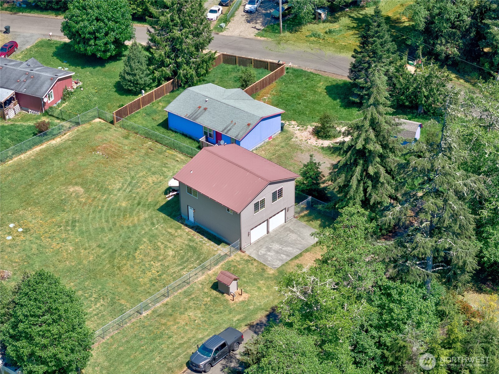3331 239th Place Property Photo 4